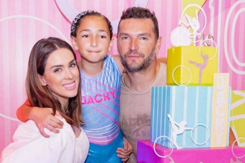 Jacky Bracamontes y Martín Fuentes La pareja celebra el cumpleaños 10 de su hija Jacky - Créditos: Instagram @jackybrv