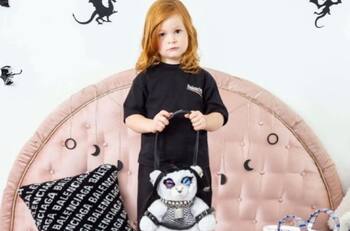 Le llueven críticas a Balenciaga por campaña considerada depravada con niños y osos de peluche