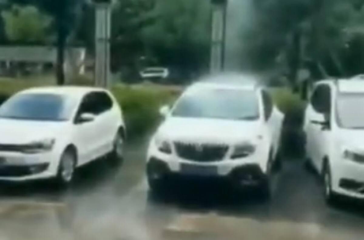 VIDEO: Se vuelve viral la insólita lluvia que solo cae sobre un coche