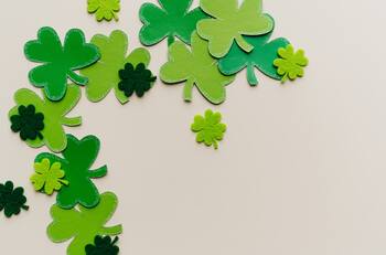 Acertijo Visual: ¡Encuentra el trébol de cuatro hojas en esta ilustración!