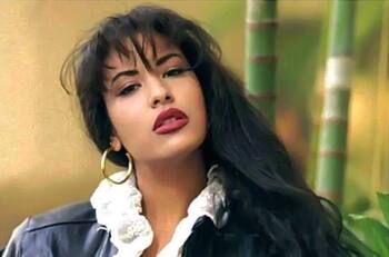 La ocasión en que Selena rockeó junto con David Byrne, el líder de los Talking Heads