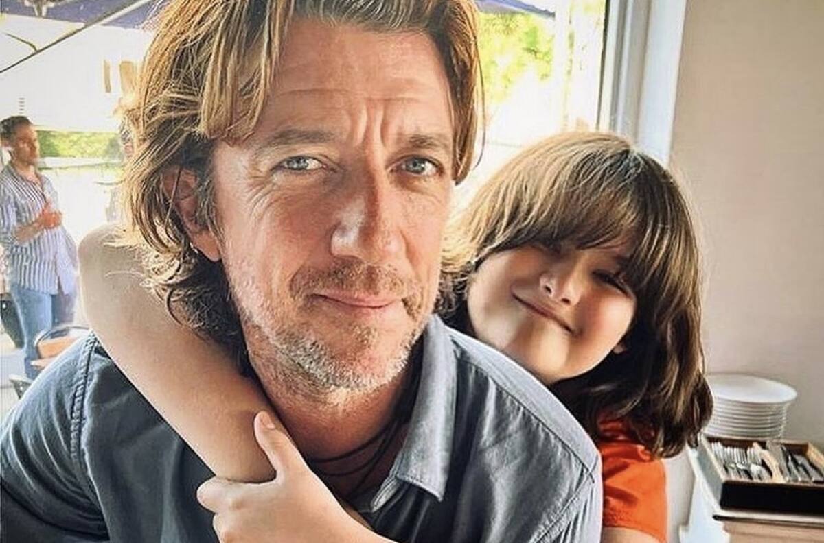 Ex de Paulina Rubio da tremenda sorpresa para celebrar sus 50 años