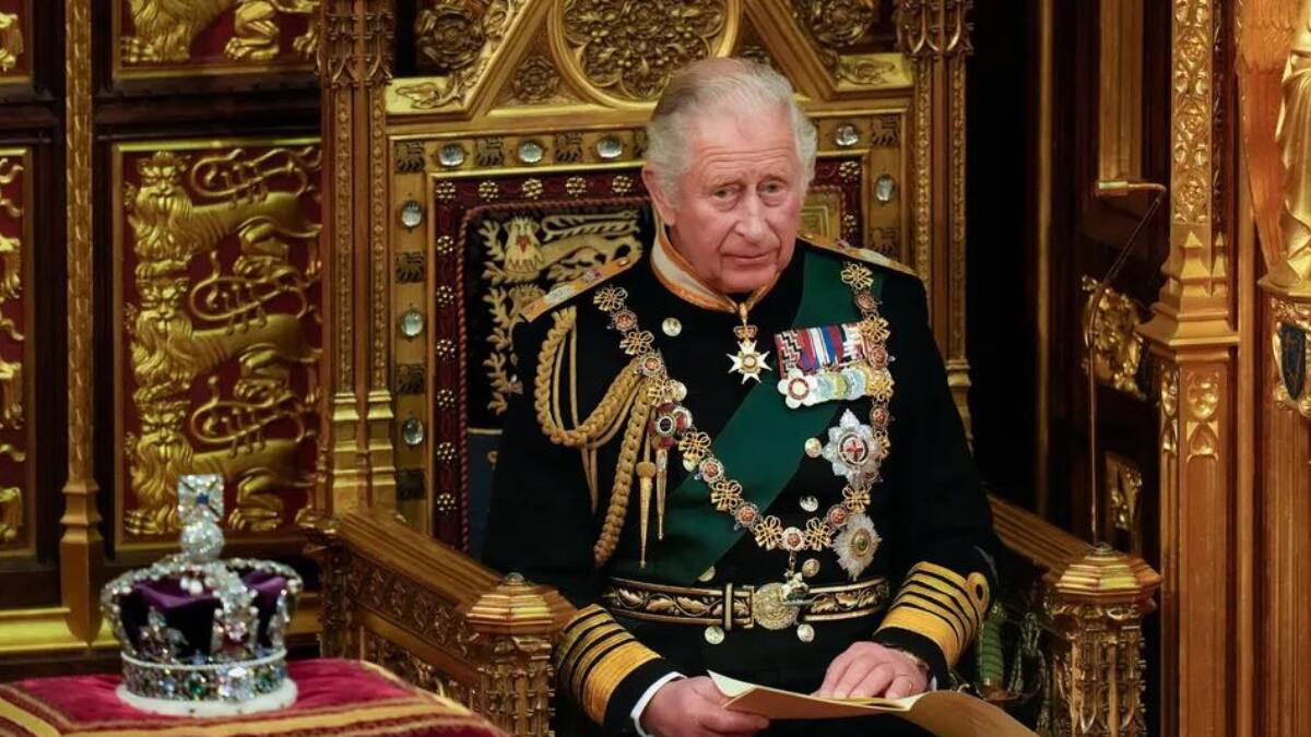 Rey Carlos III se resiste a mudarse al Palacio de Buckingham