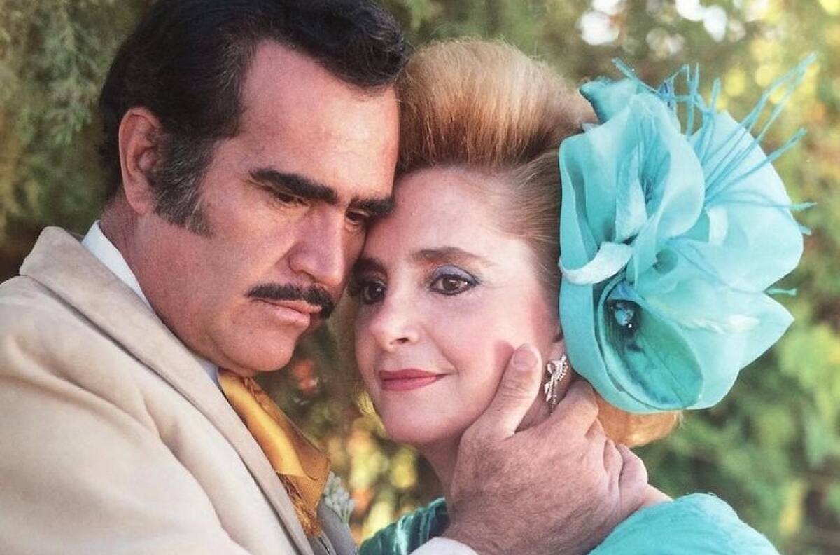 Doña Cuquita, esposa de Vicente Fernández, se recupera en casa tras cirugía