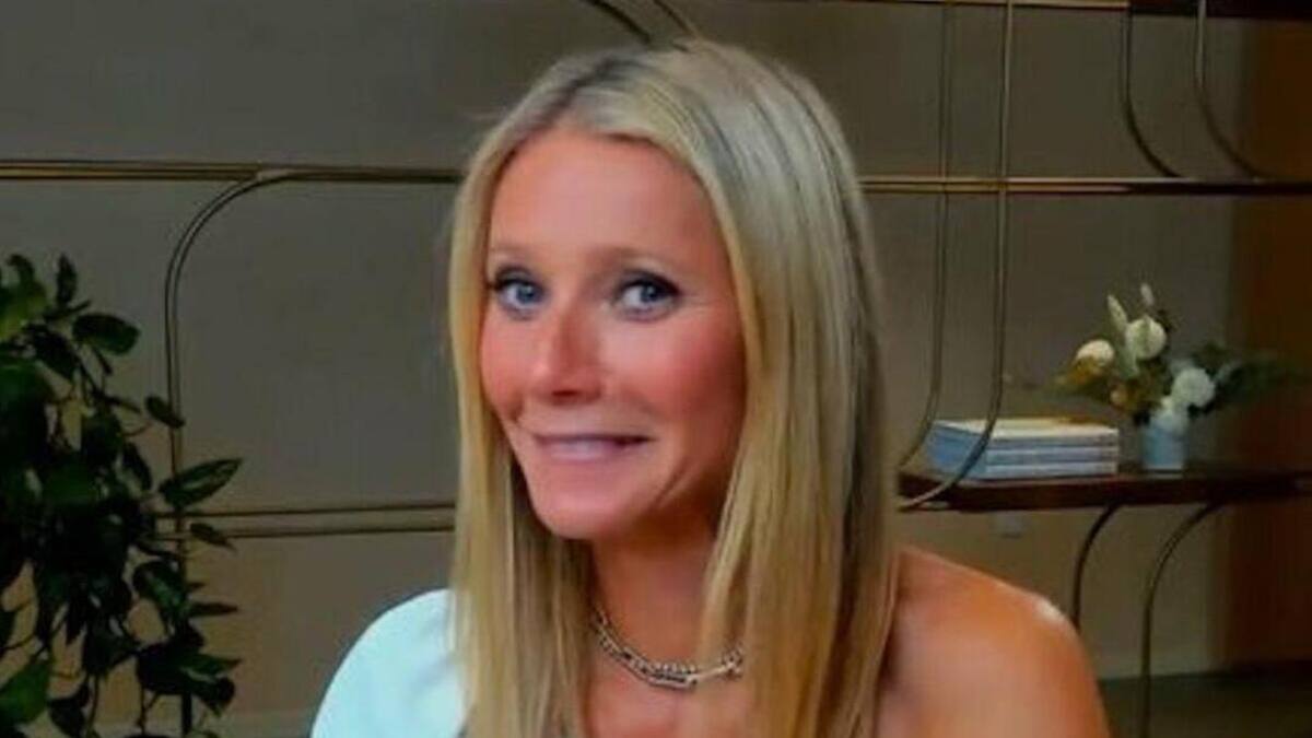 Gwyneth Paltrow sigue tendencia al natural de Jennifer Aniston. Así luce