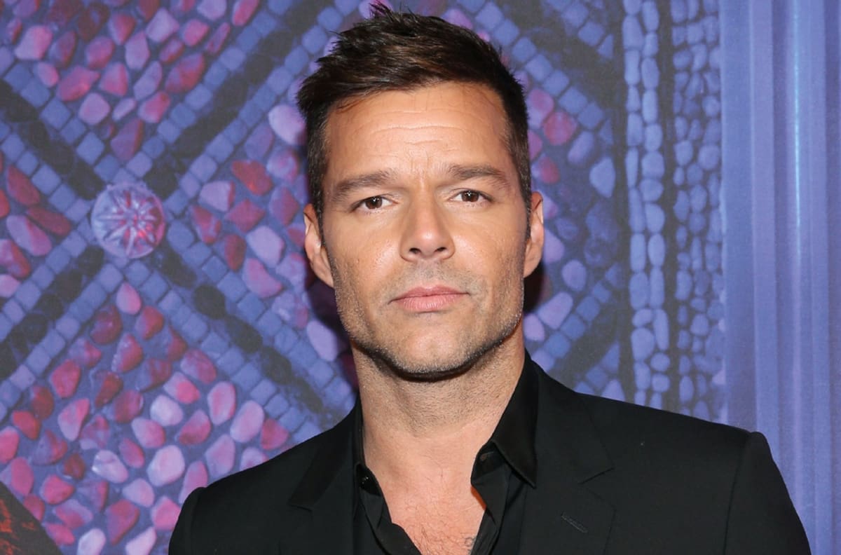 Ricky Martin lamenta ser objeto de homofobia por mostrarse tal cuál es