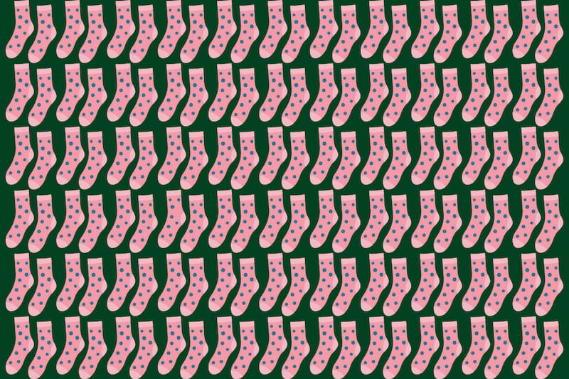 Ponte los lentes y encuentra los dos calcetines diferentes.