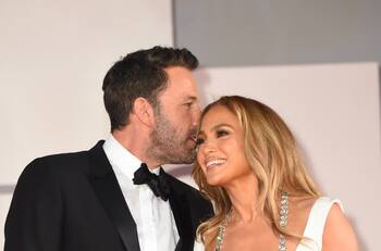 JLo prepara prenupcial para proteger su fortuna, no todo es amor