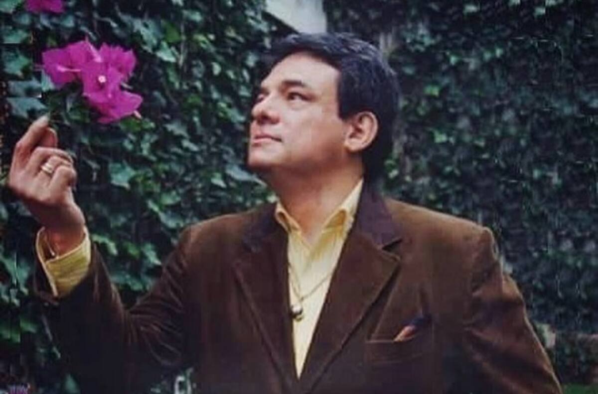 José José es recordado en su tumba, a dos años de su muerte