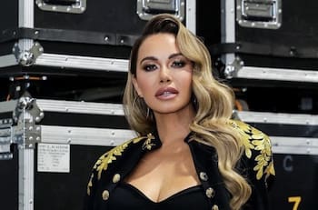 Chiquis Rivera se planta como la nueva reina de la navidad ¡adiós a Mariah Carey!