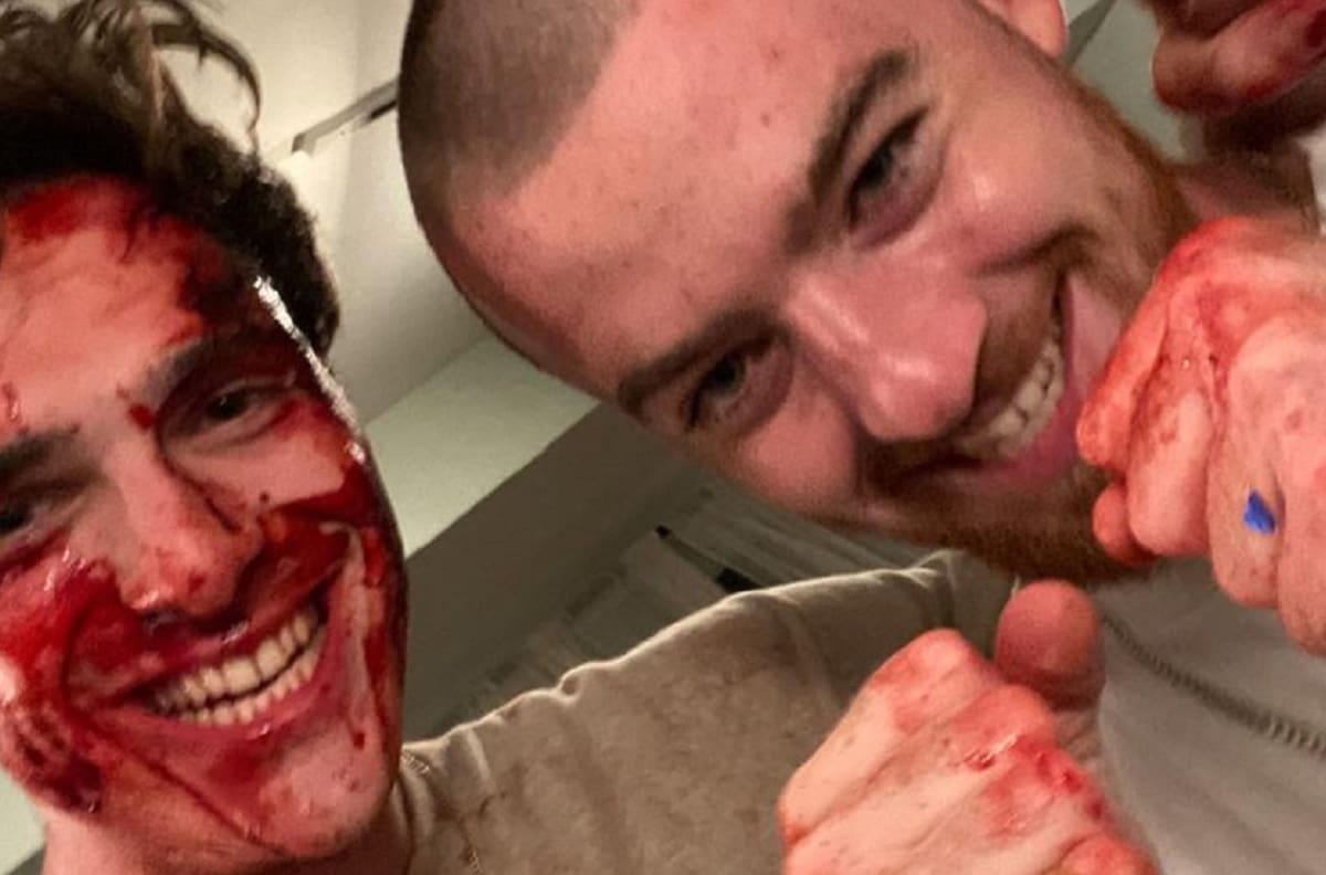 "Debimos haber roto siete botellas": El detrás de cámaras de la venganza de Fez contra Nate en "Euphoria"