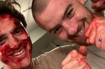 "Debimos haber roto siete botellas": El detrás de cámaras de la venganza de Fez contra Nate en "Euphoria"