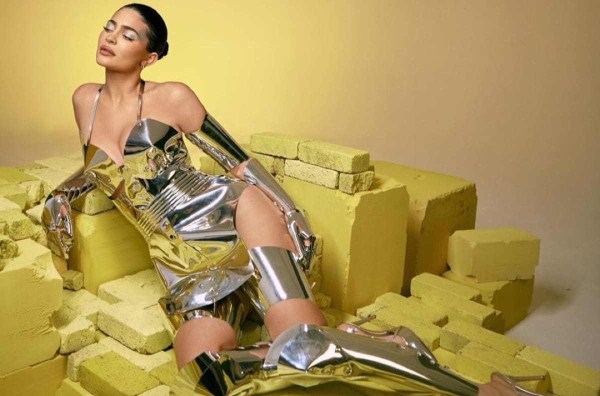 Kylie Jenner lanza su nueva colección de cosméticos, ahora inspirada en The Wizard of Oz