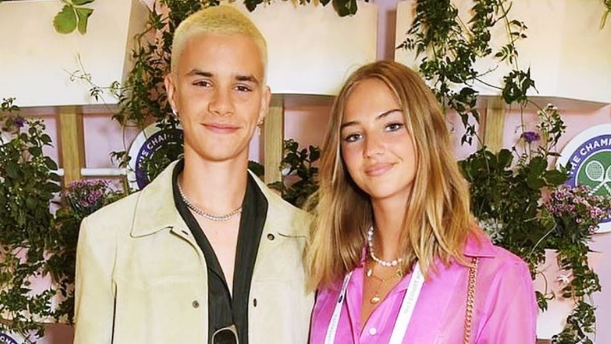 Romeo Beckham ya planea casarse con Mia Regan en una ceremonia más discreta que la de su hermano