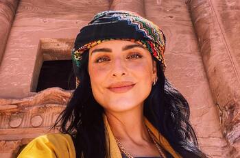 ¿Van a regresar? Aislinn Derbez posa con un exnovio y se compara con Jennifer López y Ben Affleck