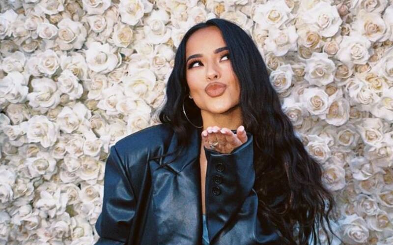 Becky G La cantante compartió el video de su beso con Natti Natasha - Créditos: Instagram @iambeckyg