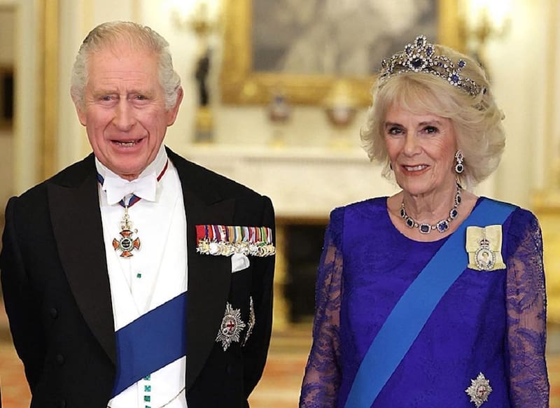 Realeza El rey Carlos y Camila se conocieron cuando tenían 20 y 23 años. - Créditos: Instagram