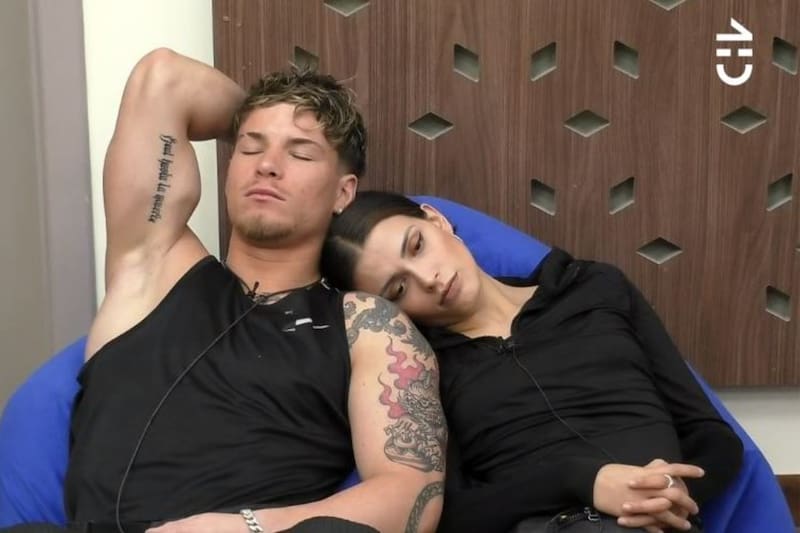 La pareja tuvo un fugaz pero intenso romance al interior de Gran Hermano Chile. Créditos: CHV.