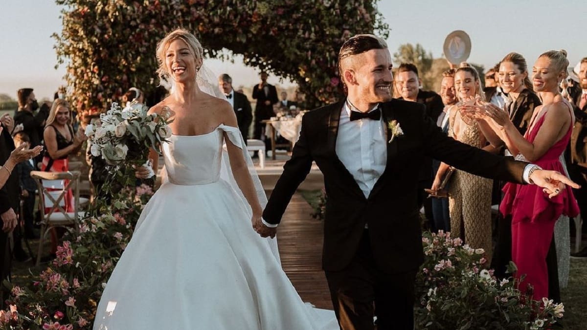 Ricky Montaner y Stefi Roitman celebran un año de matrimonio