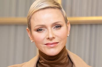 Padres de Charlène de Mónaco se mudan cerca de ella para cuidarla y ayudarla en su recuperación