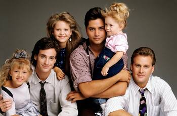 Funeral de Bob Saget reunió al elenco de "Full House" incluido Mary-Kate y Ashley Olsen