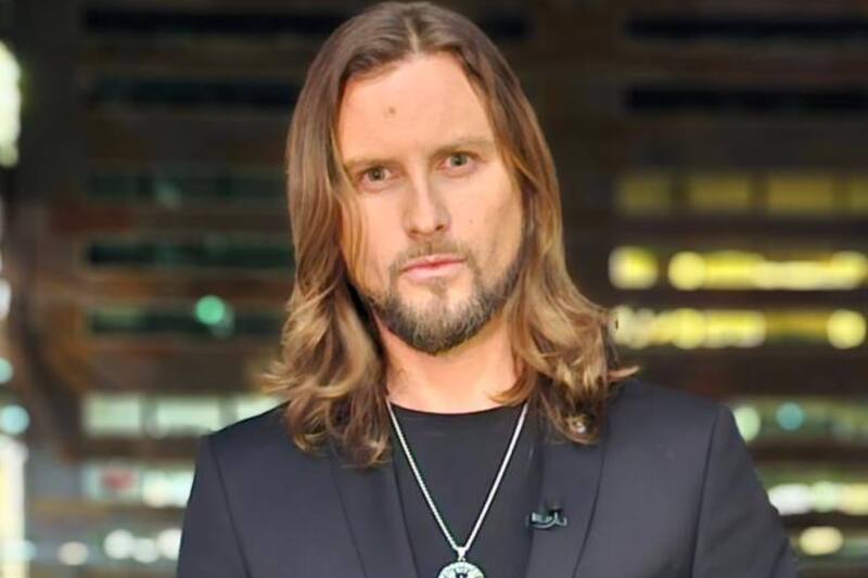 El animador habría encontrado el amor en un conocida periodista chilena.