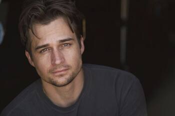 Así lució el actor Jon Ecker, hijo de Guy Ecker, el día de su matrimonio