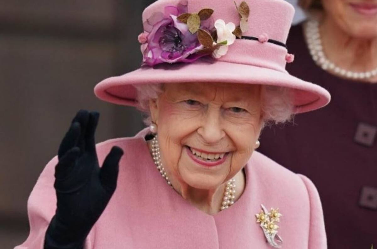 La reina Isabel II es dueña de un McDonald’s en el Reino Unido, es de los más elegantes