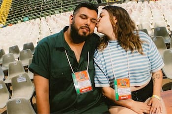 “No sería posible sin ella”: Coronel Valverde habla de la importancia de su esposa, Kiki Proust, en su éxito como comediante