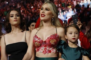 Hija del "Canelo" Álvarez y Fernanda Gómez enternece al cantarle a su media hermana en sus XV años