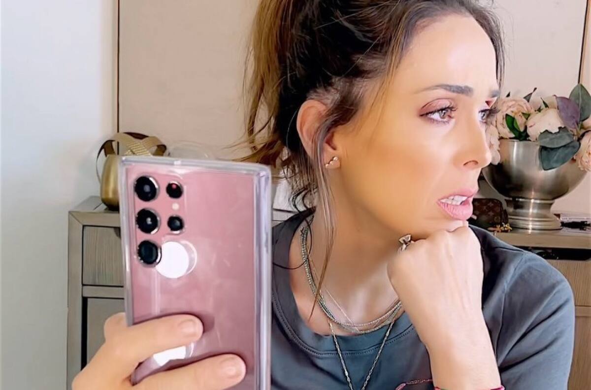 Jacky Bracamontes imita diálogo de "no estoy enojada" de Federica P. Luche con dedicatoria especial