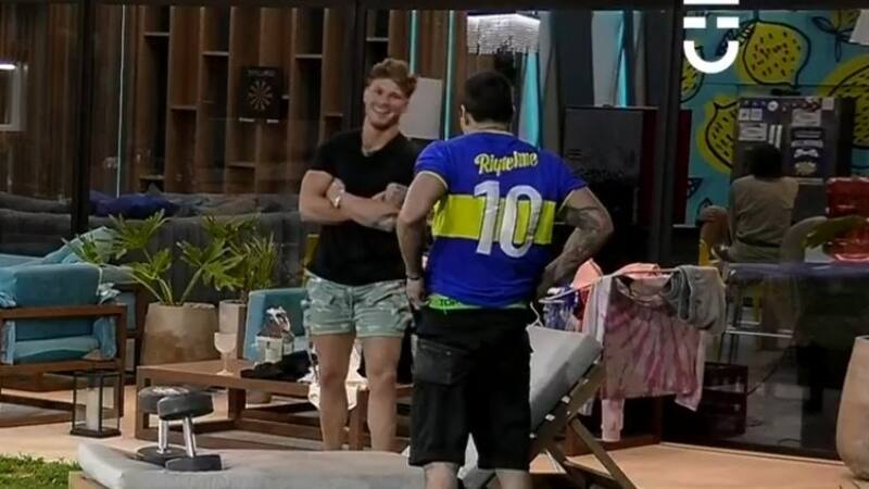 Sebastián Ramírez diciéndole a Raimundo Cerda que se pegará el "show".