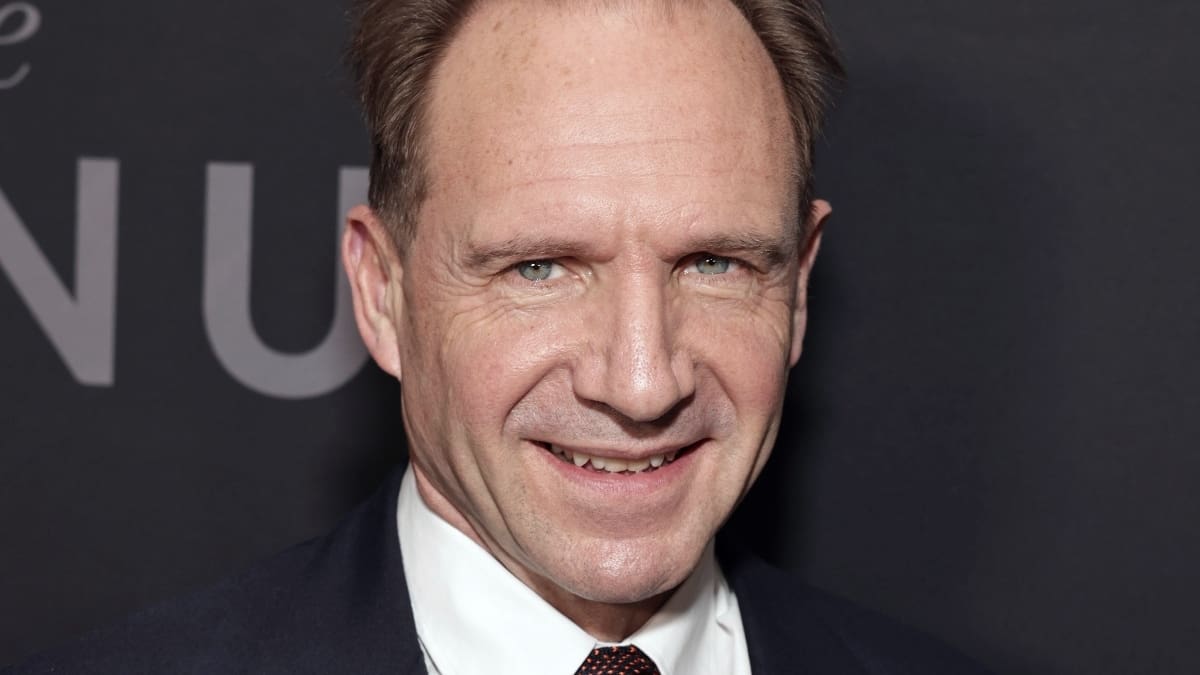 Ralph Fiennes, para construir al chef de "The Menu", tenía el cliché de la cocina caótica en mente