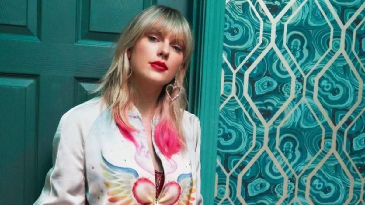 Taylor Swift celebró su exitosa presentación en "SNL" junto a sus amigos y uno de sus exnovios
