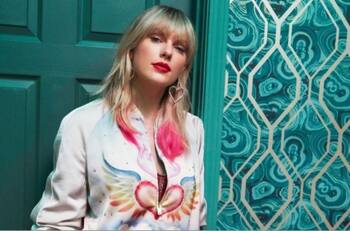 Taylor Swift celebró su exitosa presentación en "SNL" junto a sus amigos y uno de sus exnovios