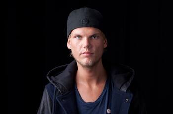 Google dedica su "doodle" al DJ Avicii en el que sería su día de cumpleaños
