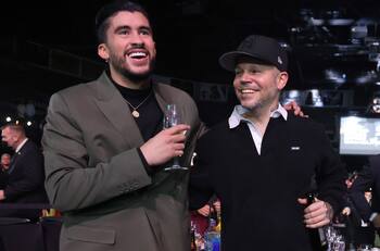 Residente prueba que sí tiene amigos reguetoneros que no boicotean los Latin Grammy