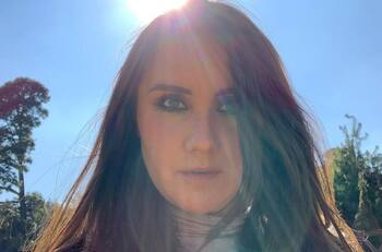 Dulce María se fue de vacaciones con su familia y comparte tiernas fotos junto a su hija y esposo