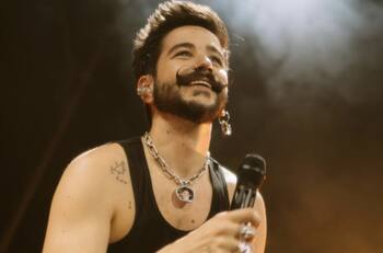 Camilo y Evaluna enseñan la "coreo" oficial de "Pegao", popularizada en TikTok, para la gira