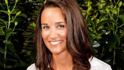 Hermana de Kate Middleton presume su tonificada figura en traje de baño de doble vista