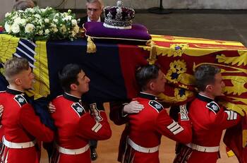 El féretro de la reina Isabel II: La espeluznante razón por la que tiene un revestimiento de plomo