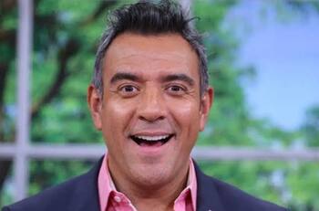 Héctor Sandarti enfrenta fuerte desafío personal antes de conducir "La Casa de los Famosos"
