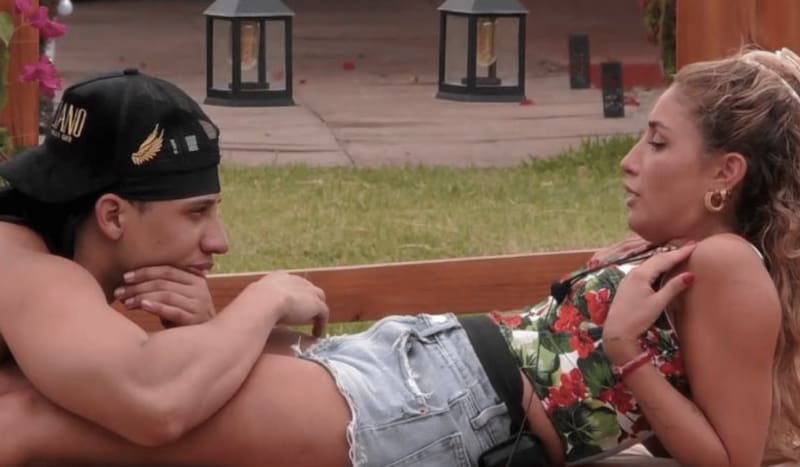 estarían distanciada tras polémico video del artista urbano viralizado en redes.