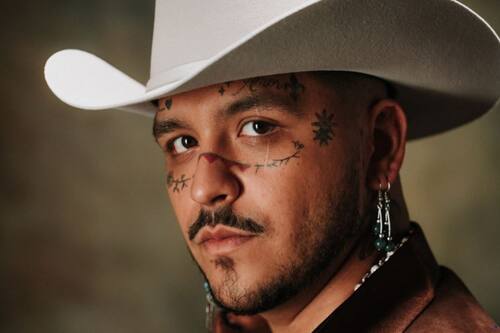 Luego de un show con Christian Nodal se armaron los empujones con la prensa