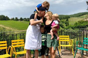 Michael Bublé revela que su hijo de 6 años quería ver cómo había sido concebido su hermanito