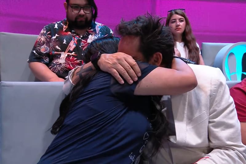 Daniel Fuenzalida y Fabiola emocionados tras conocer su historia.