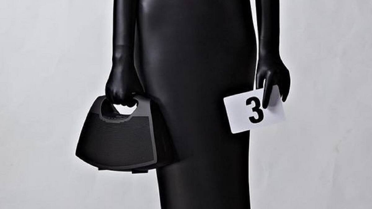 Los detalles del Speaker Bag de Balenciaga que se robó las miradas en la Semana de la Moda en París