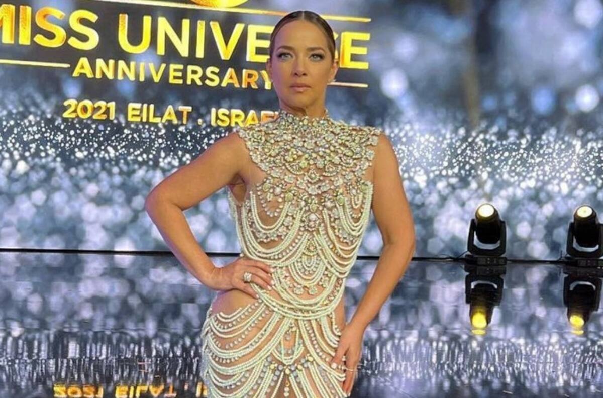 Adamari López deslumbra con su belleza al posar junto a la nueva Miss Universo