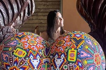 Paola Rojas saca sus mejores pasos de baile con Mane de la Parra