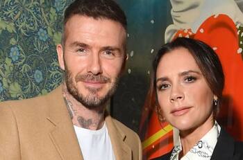 Victoria Beckham exhibe a David Beckham cantando el éxito navideño de Mariah Carey y se hace viral